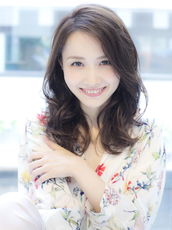 レイヤーカットで☆くびれミディアム